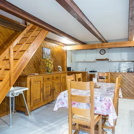 Les Marmottes בית נופש Tremouille (Cantal)